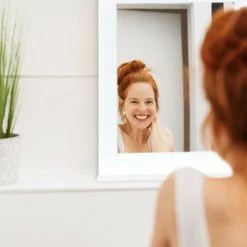 Relaxdays Miroir Mural, Avec Rangement, Salle De Bain, Salon, Entrée, Carré, Moderne, MDF, 49x40x10 Cm, Blanc 10 Relaxdays Miroir Mural, Avec Rangement, Salle De Bain, Salon, Entrée, Carré, Moderne, MDF, 49x40x10 Cm, Blanc -Miroir Soldes Boutique 46177552 4