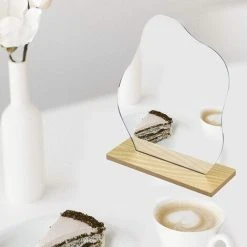 MINKUROW Acrylic Miroir Irregulier, Miroir Chambre Sans Cadre Miroir En Forme Avec Base En Bois Miroir Acrylique In-Outdoorshop Pour Bain, Salon Et Pièce
