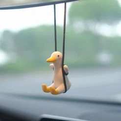 PERLE RARE 2 Pièces Auto Rétroviseurs Charmes Radiateur Voiture Ornement Swing Duck Mignon Volant Suspendu Pendentif Petit Canard Aromathérapie Décoration -Miroir Soldes Boutique 64467596 5