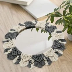 GGNRALNY Miroir Mural Miroir à Franges En Avec Pendentif En Plumes De Perles De Bois Miroir Rond D'art Mural Pour Couloir De Chambre à Coucher Salon Décor à La Maison(Gris) 10 GGNRALNY Miroir Mural Miroir à Franges En Avec Pendentif En Plumes De Perles De Bois Miroir Rond D'art Mural Pour Couloir De Chambre à Coucher Salon Décor à La Maison(Gris) -Miroir Soldes Boutique 67354173 4